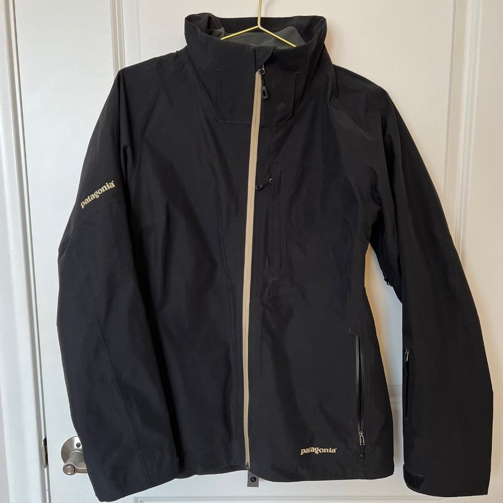 Black Women's Patagonia Waterproof Torrentshell Jacket Size Medium